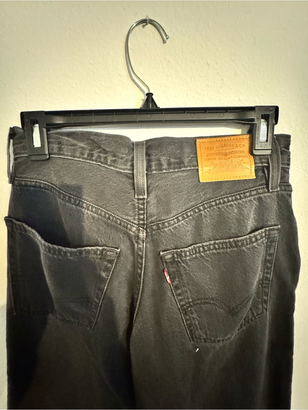 Levi's size 24– XL Superwide Women’s Flare Jeans — Charcoal Black Wash - Picture 4 of 4